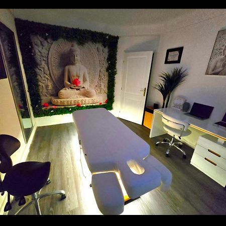 The White Home Broadway Love Room Chateauroux Bagian luar foto