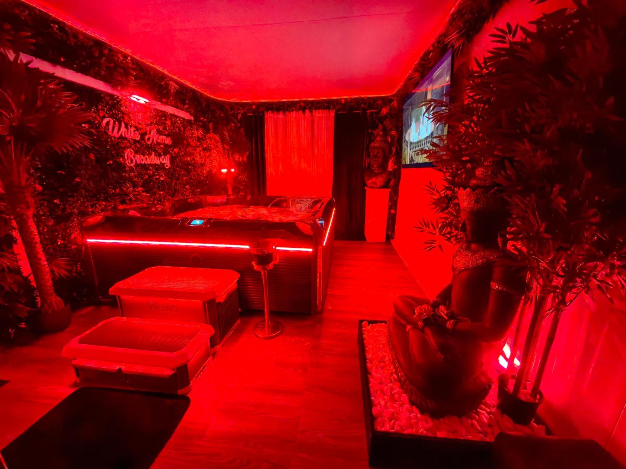 The White Home Broadway Love Room Chateauroux Bagian luar foto